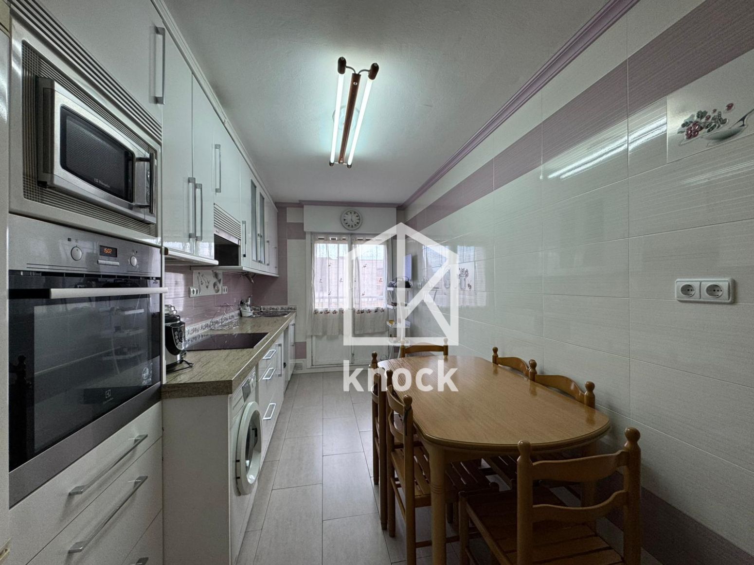 Cocina de Piso en venta en Gijón  con Balcón