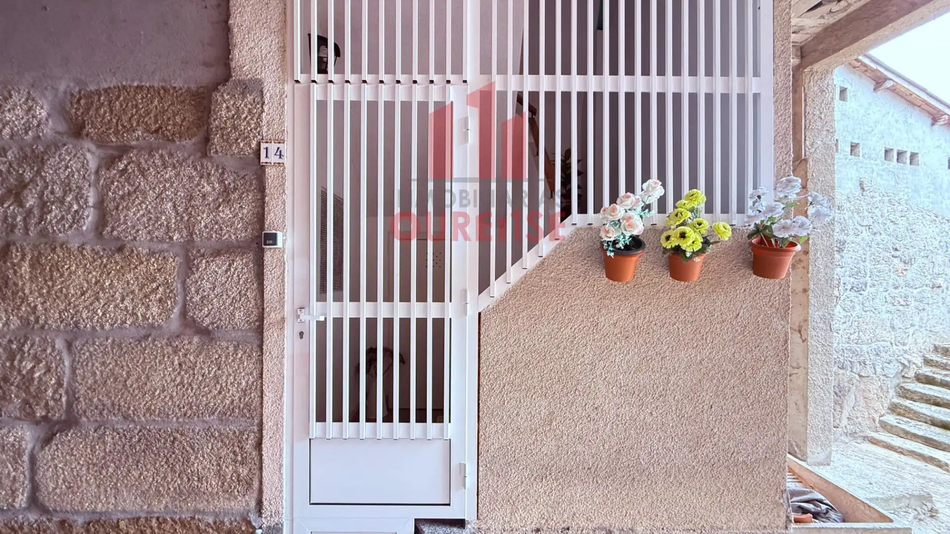 Terrassa de Casa o xalet en venda en San Cibrao das Viñas amb Terrassa i Moblat