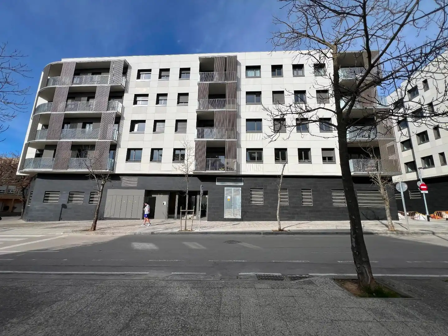 Exterior view of Attic for rent in Girona  with Air Conditioner, Terrace and Storage room