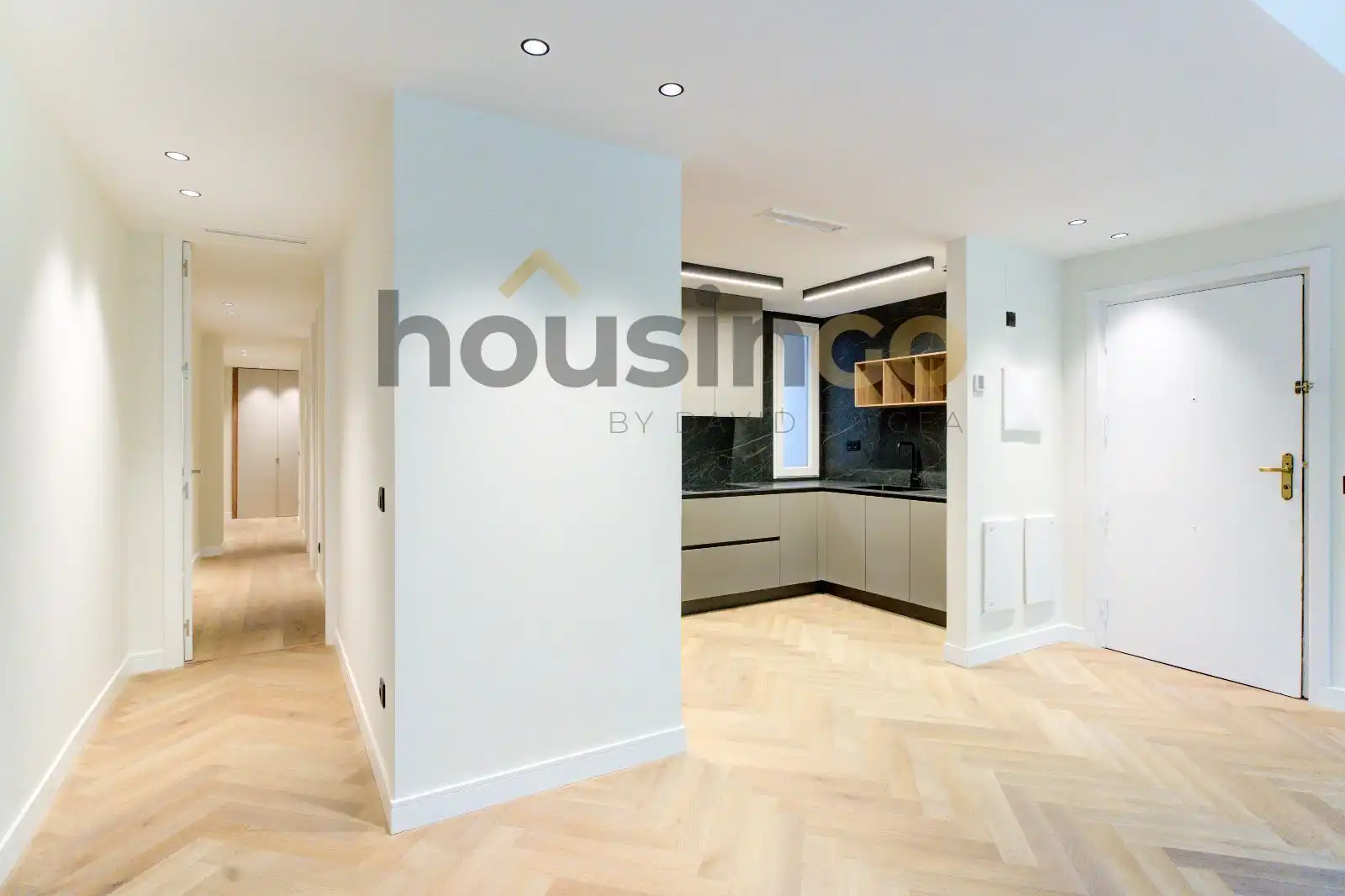 Exterior view of Flat for sale in Madrid  with Air Conditioner, Heating and Oven