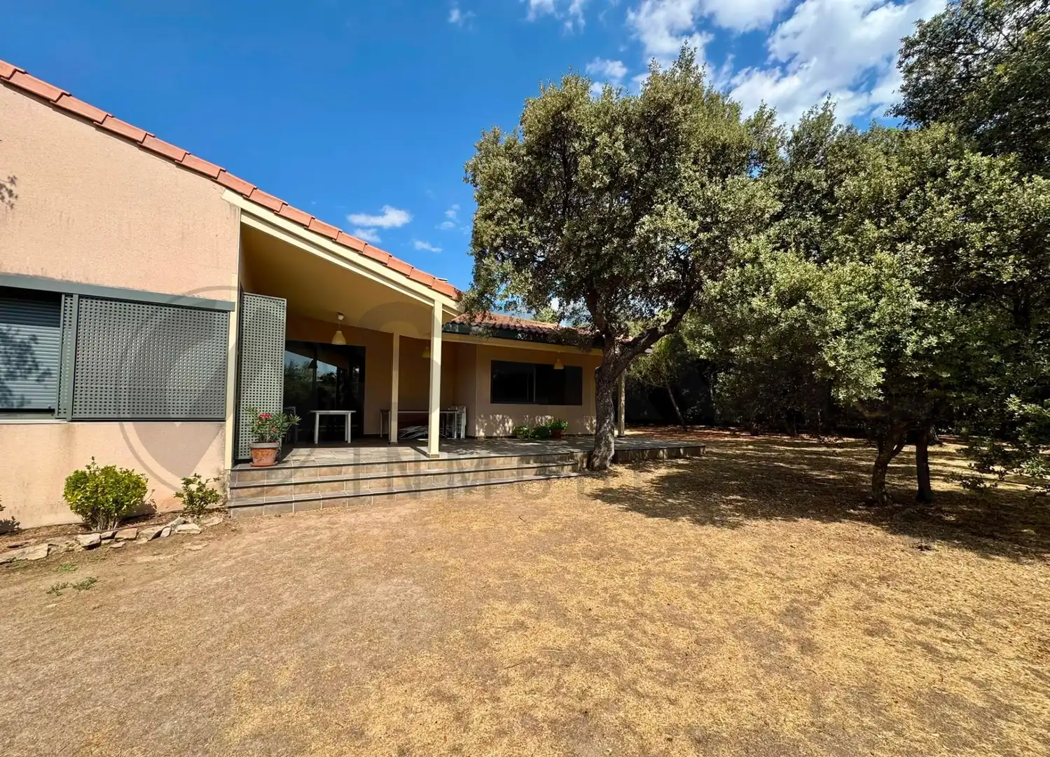 Vista exterior de Casa o xalet en venda en Navas de Riofrío amb Calefacció, Jardí privat i Traster