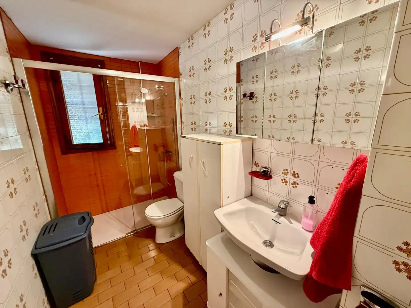Baño de Piso en venta en La Bañeza  con Amueblado