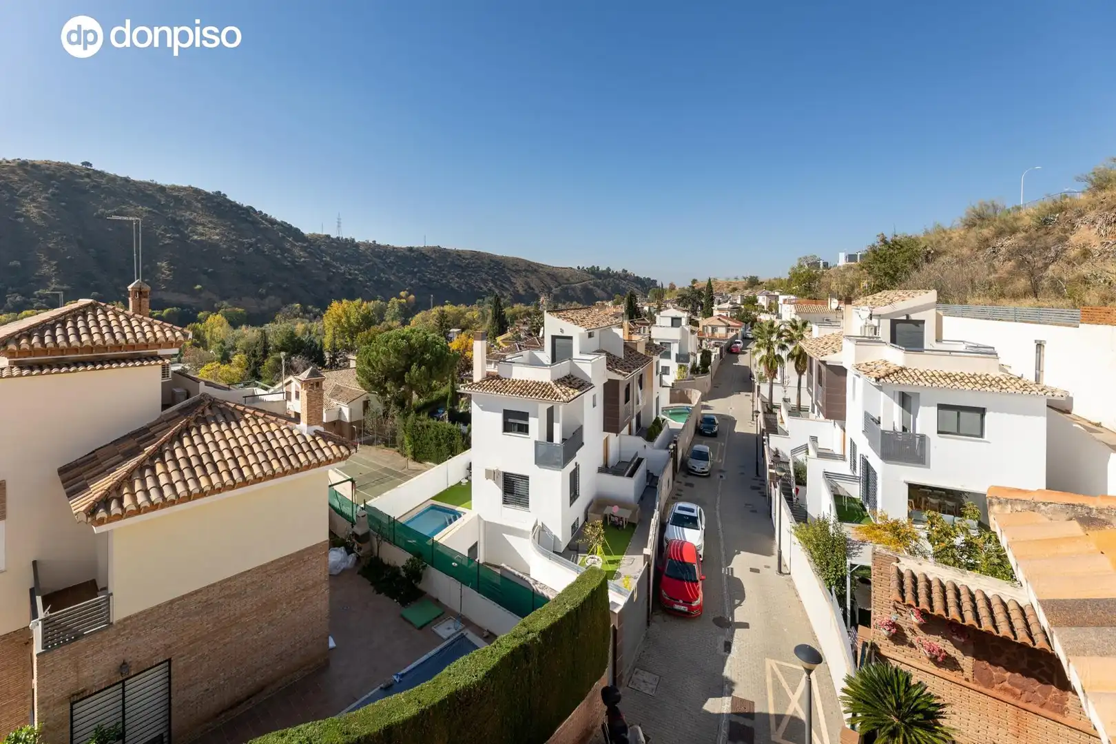 Vista exterior de Casa o chalet en venta en Granada con Jardín privado, Terraza y Piscina