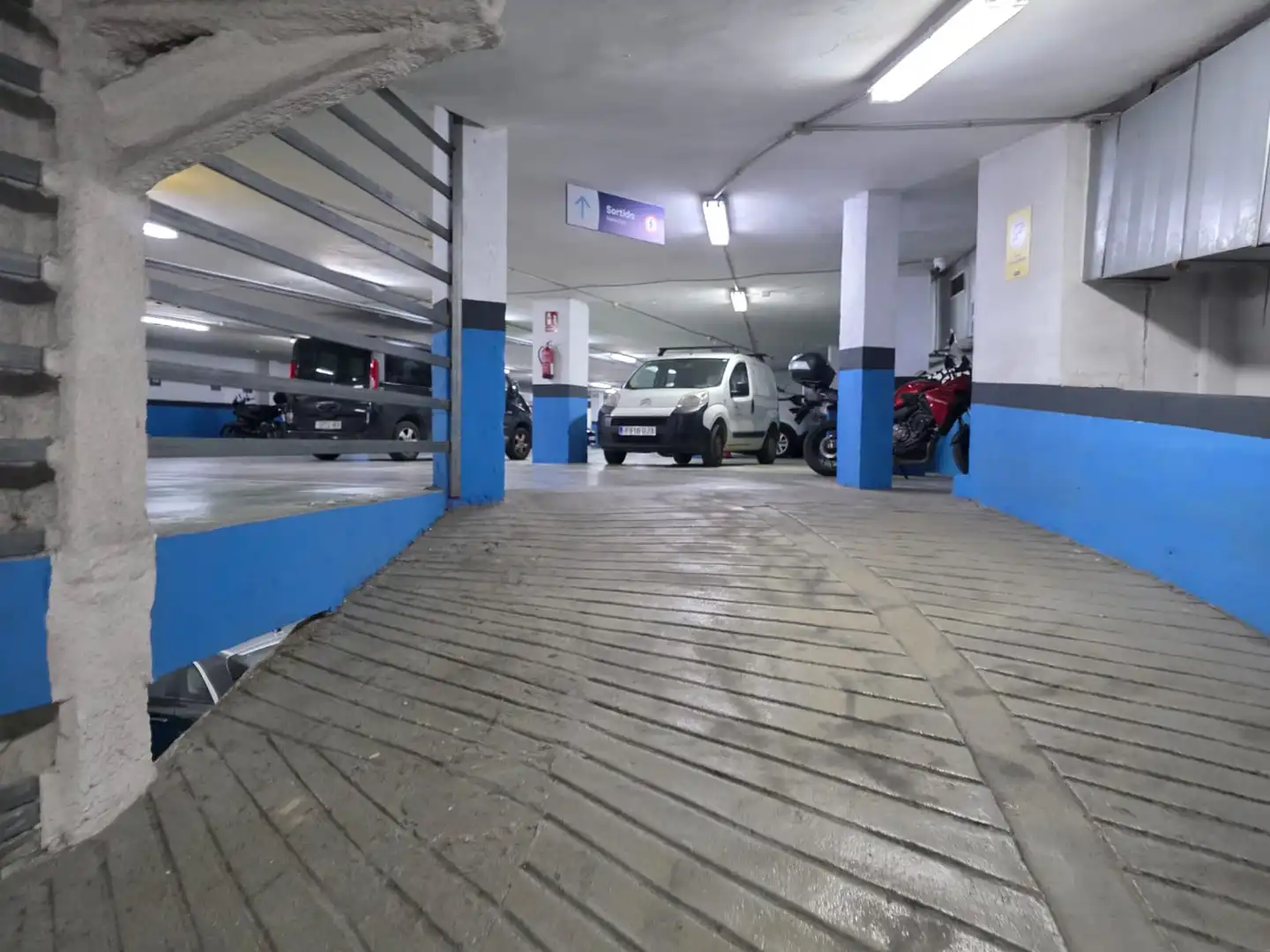 Aparcamiento en alquiler en Carrer de Nàpols 21, imagen 9