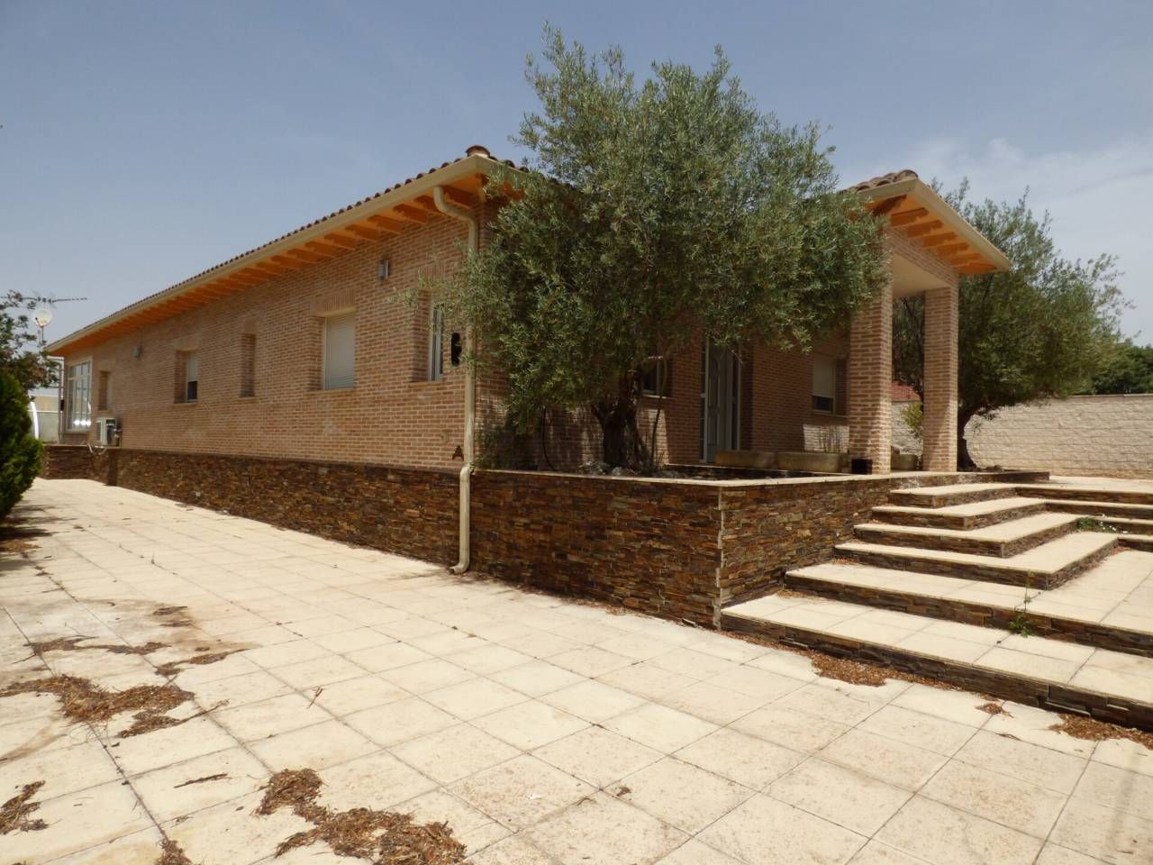 Exterior view of House or chalet for sale in Valdeaveruelo  with Private garden