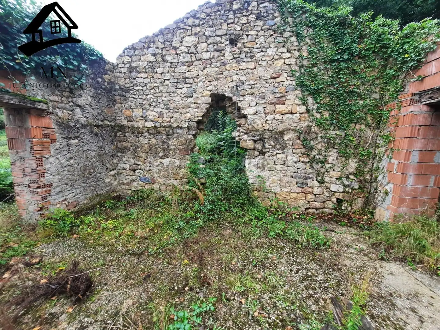 Finca rústica en venta en Corvera de Toranzo