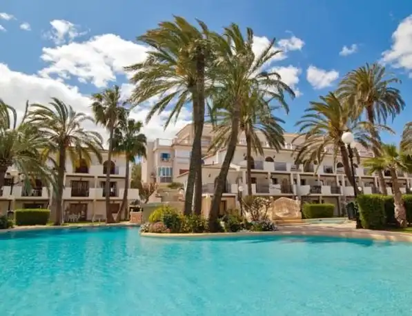 Vista exterior de Apartament de lloguer en Dénia amb Jardí privat, Terrassa i Piscina