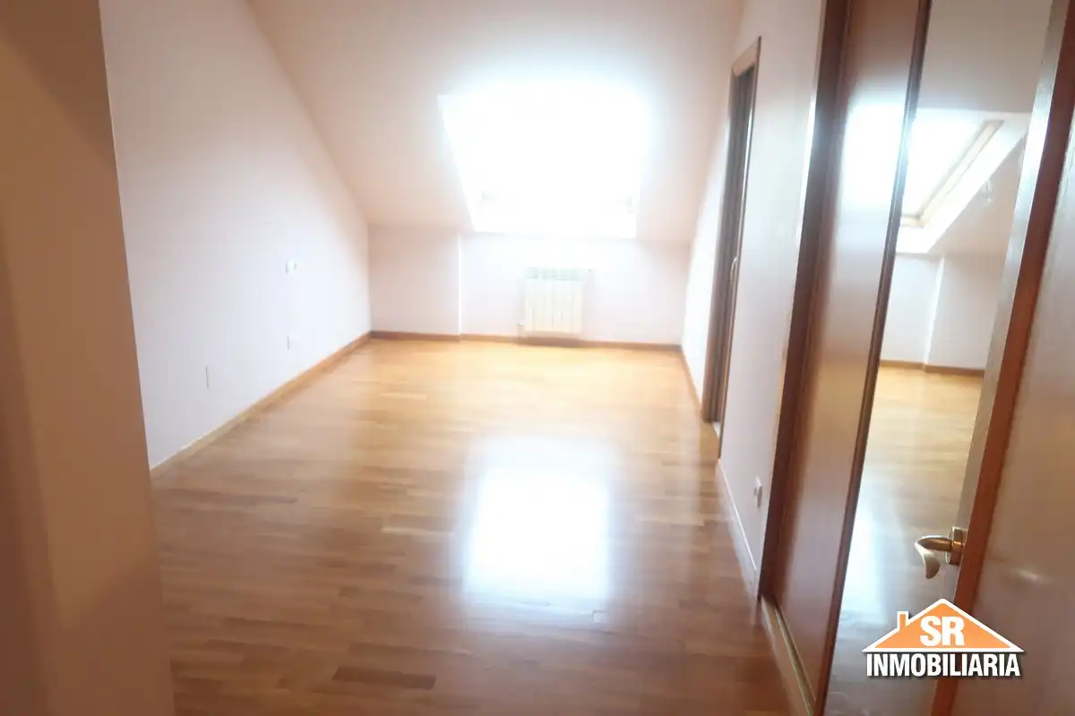 Habitación de Piso de alquiler en A Coruña Capital  con Calefacción, Parquet y Horno