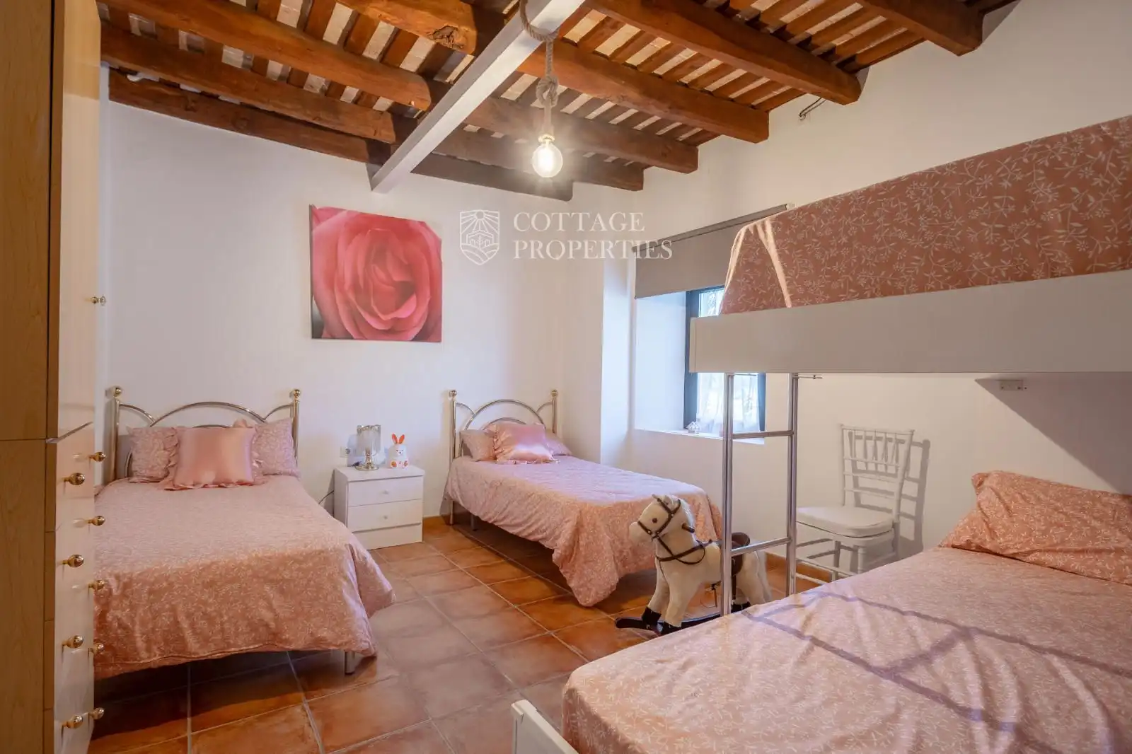Habitación de Finca rústica en venta en Torelló con Terraza y Amueblado