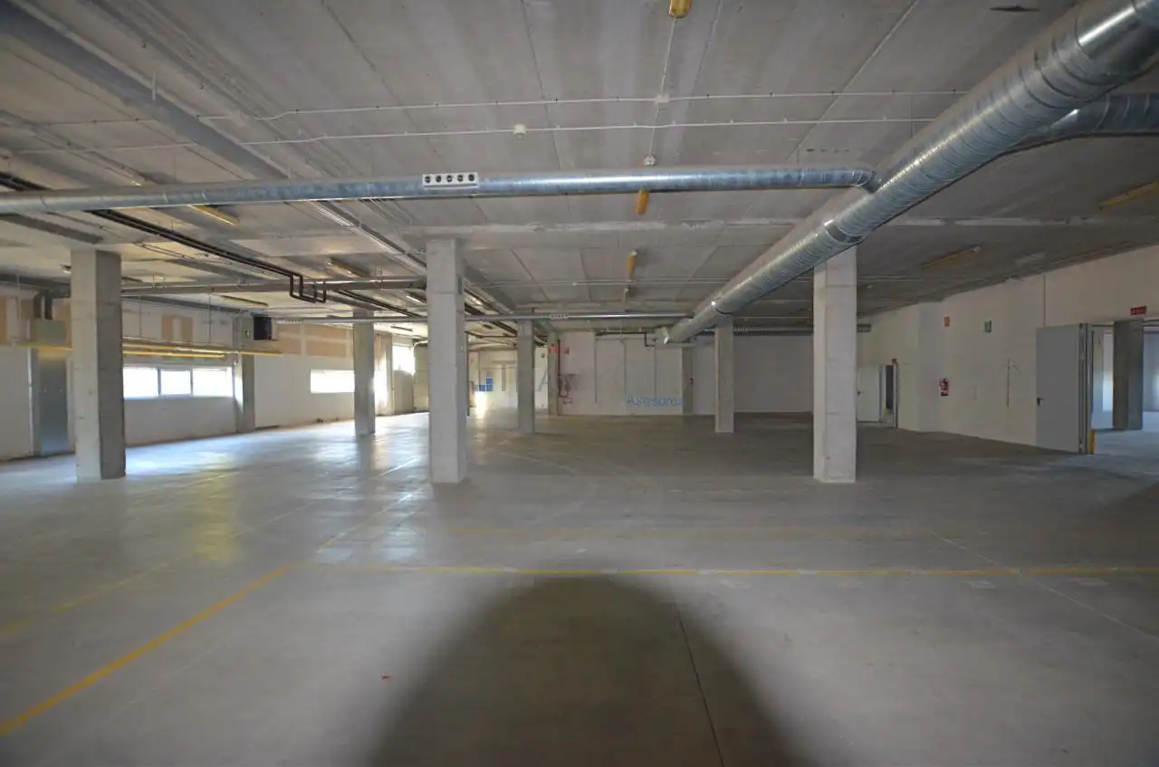 Industriegebäude zum Verkauf in Valadares - Beade, imagen 6