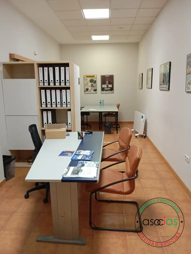 Büro zum Verkauf in Oviedo  mit Heizung