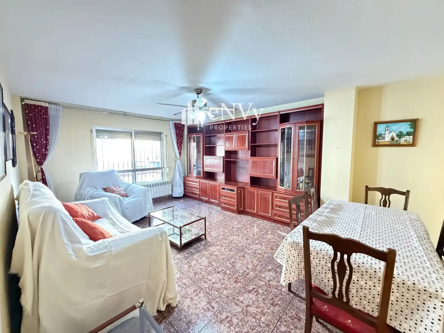 Sala de estar de Piso en venta en  Madrid Capital con Calefacción y Trastero