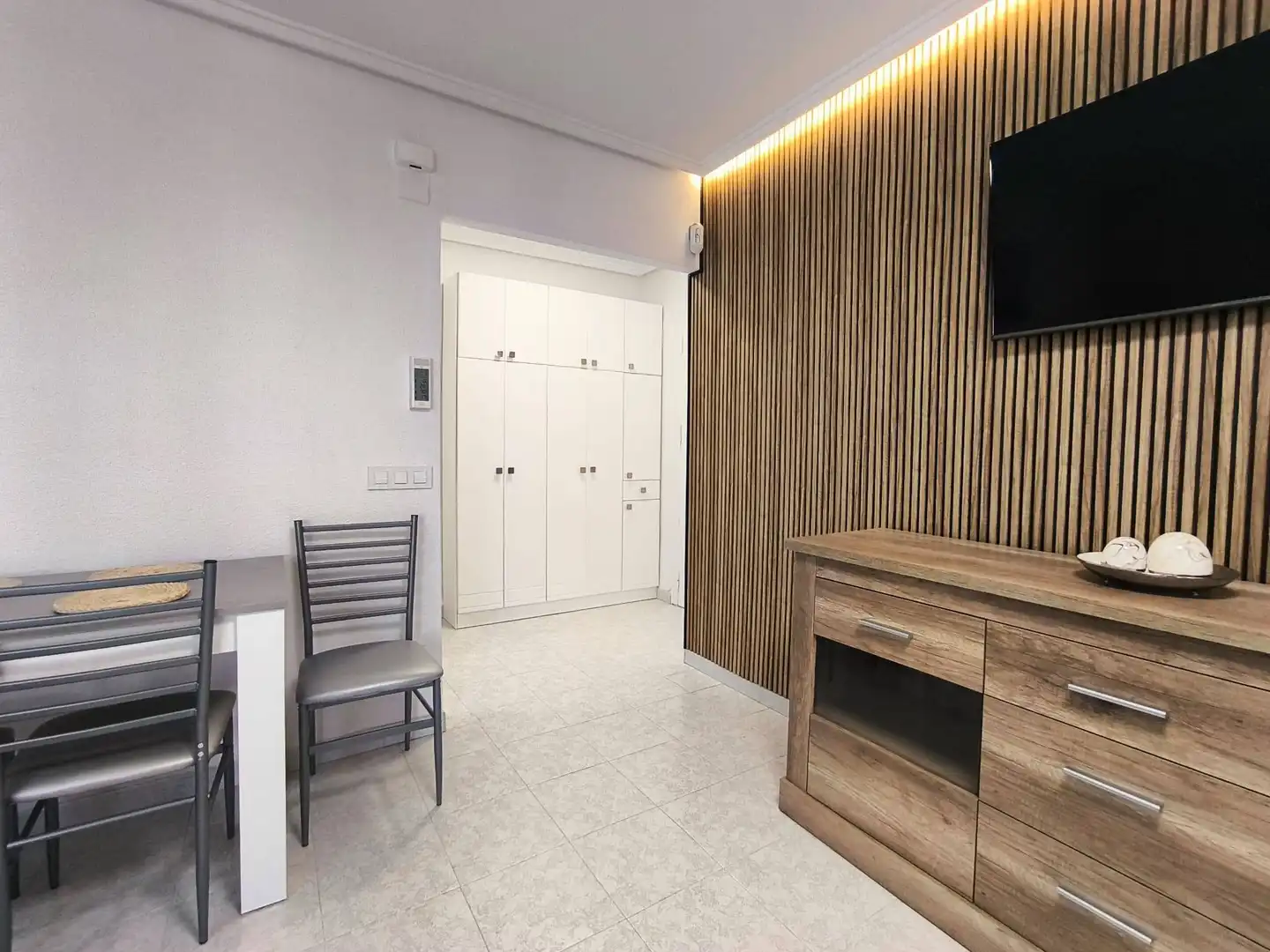 Habitación de Loft en venta en Torrevieja con Aire acondicionado, Jardín privado y Amueblado