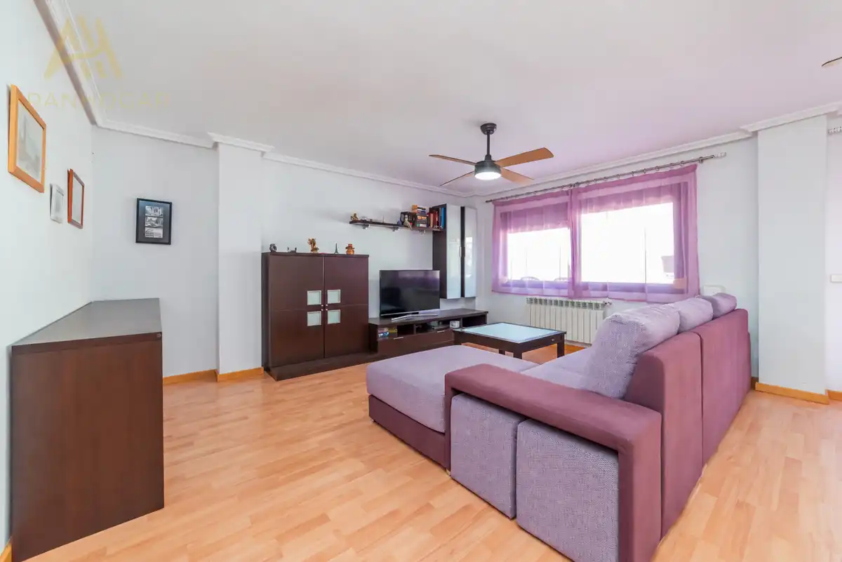 Detached house with terrace for sale in Calle de Islas Galapagos, imagen 5