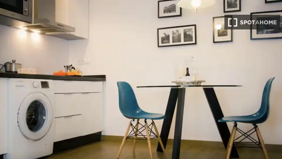 Dining room of Study for share in Málaga  with Air Conditioner, Heating and Terrace