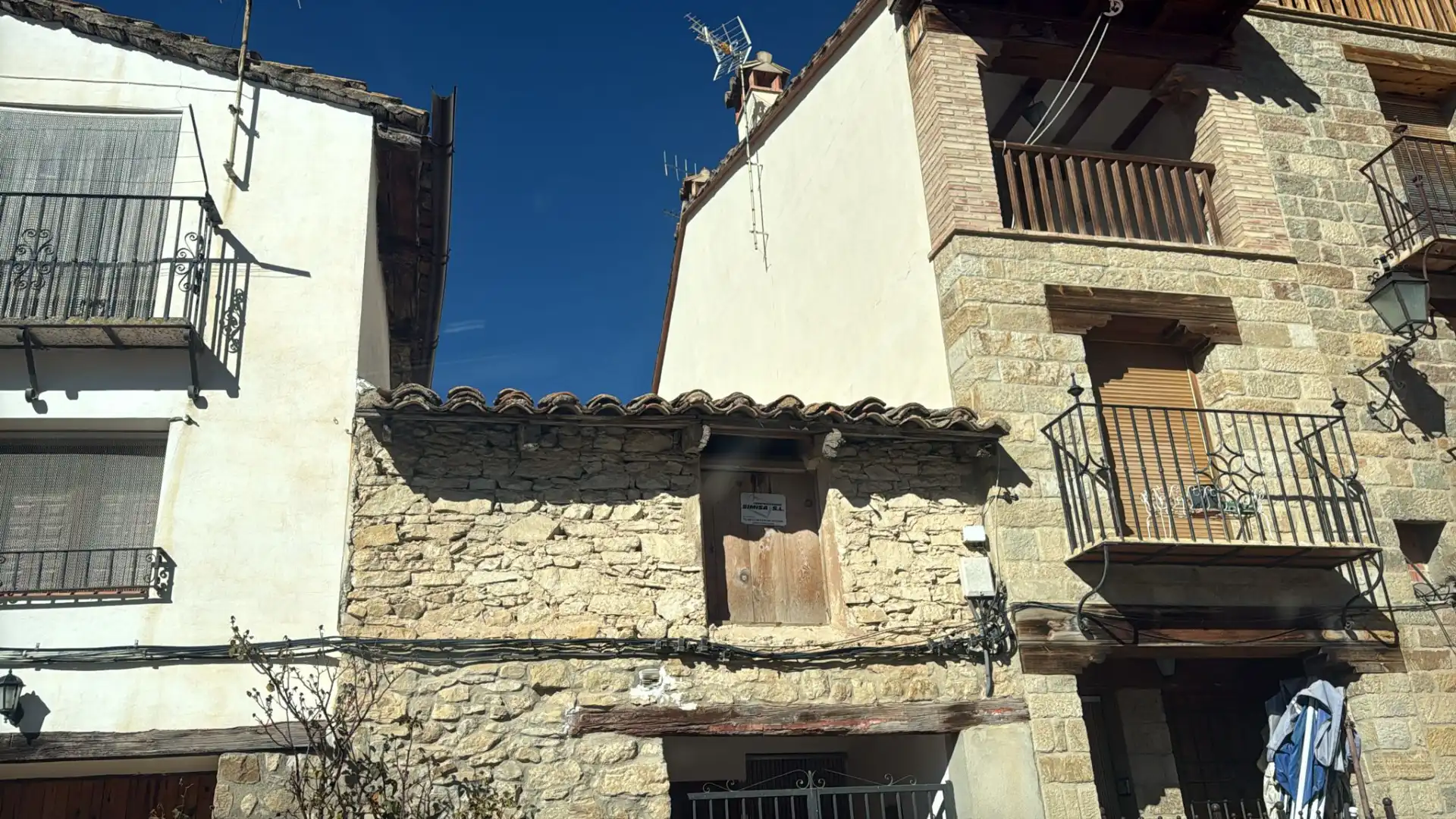 Vista exterior de Casa o chalet en venta en Rubielos de Mora con Trastero