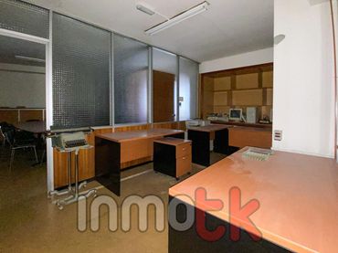 Ufficio in vendita a Palloza 3