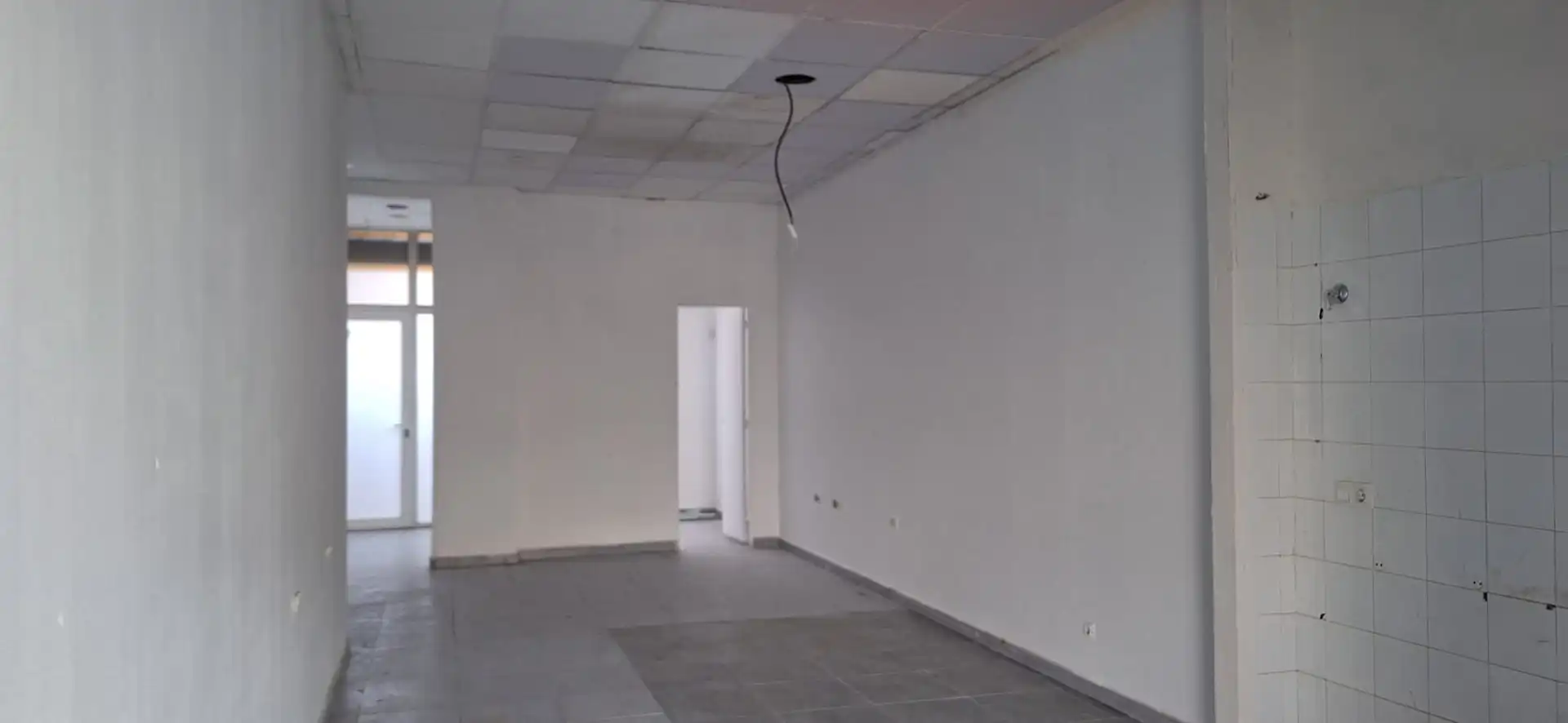 Local comercial en alquiler en GUELL, imagen 4