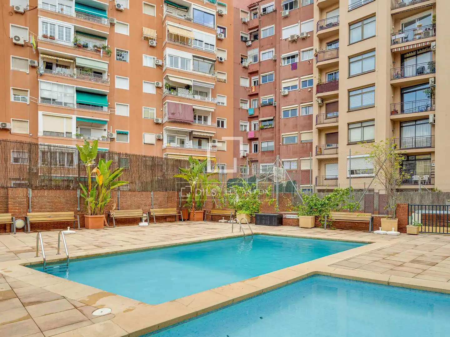 Piscina de Pis en venda en Barcelona amb Aire condicionat, Terrassa i Piscina