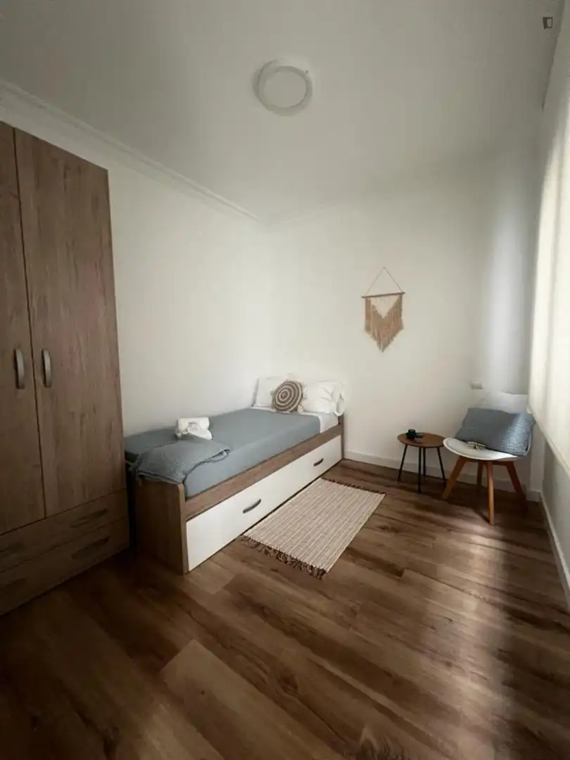 Habitación de Apartamento de alquiler en Vigo  con Calefacción, Amueblado y Horno