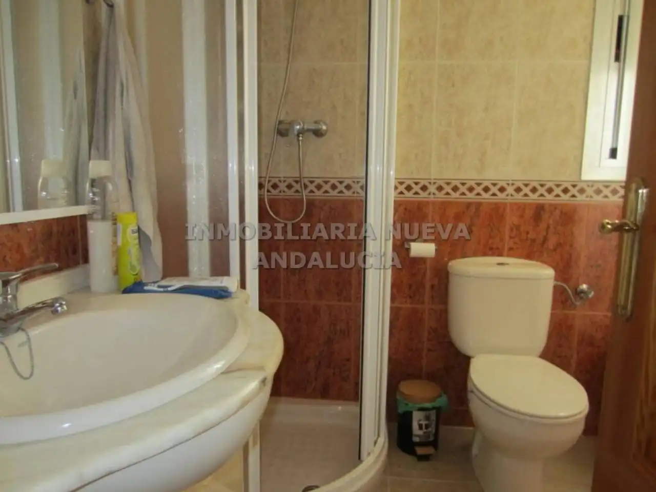 Bany de Pis de lloguer en Almería amb Aire condicionat i Moblat
