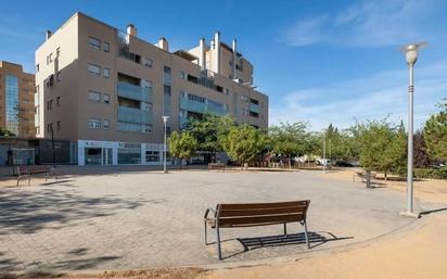 Vista exterior de Pis en venda en  Granada Capital amb Aire condicionat i Terrassa