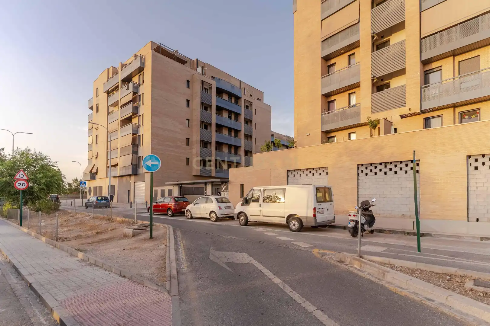 Vista exterior de Apartament en venda en Granada amb Aire condicionat, Traster i Piscina