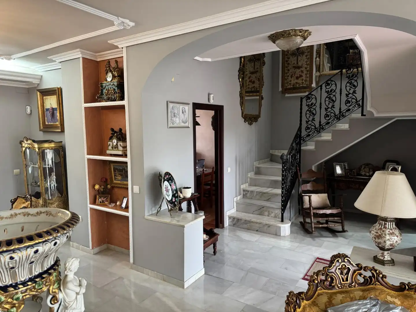 Casa adosada en venda en Morón de la Frontera amb Aire condicionat, Jardí privat i Moblat