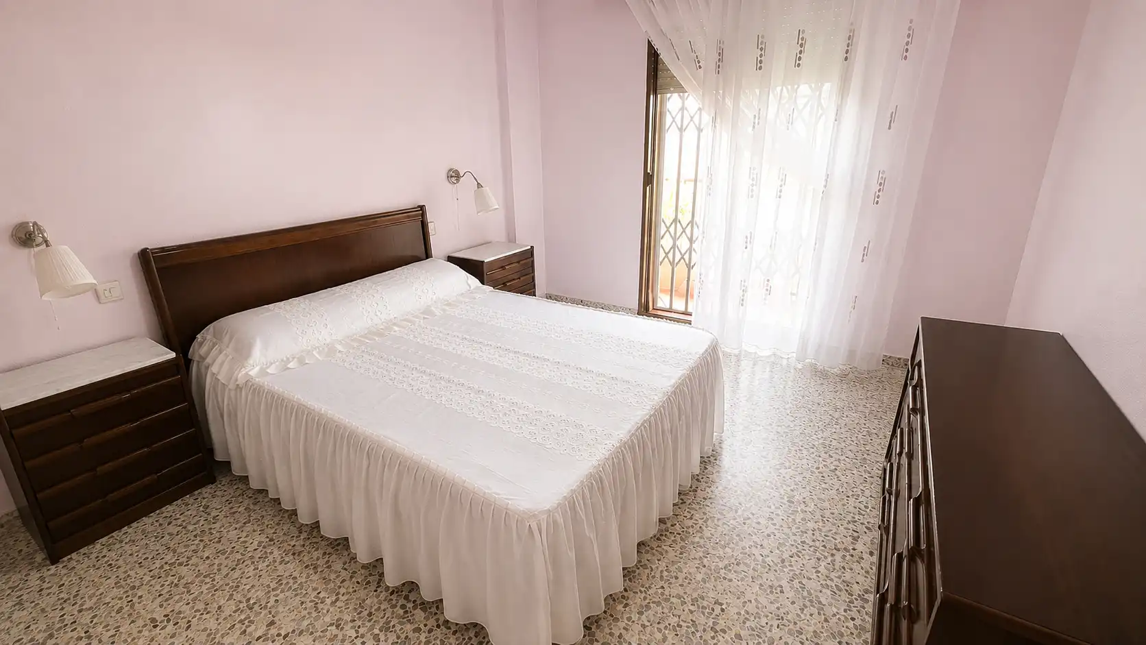 Dormitori de Casa adosada en venda en Motril amb Terrassa, Traster i Forn