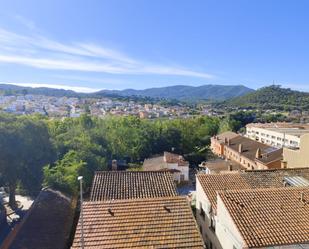 Vista exterior de Pis de lloguer en Martorelles amb Aire condicionat i Balcó