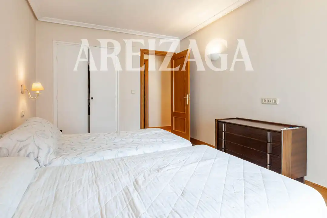 Schlafzimmer von Wohnung zum Verkauf in Donostia - San Sebastián  mit Heizung und Balkon