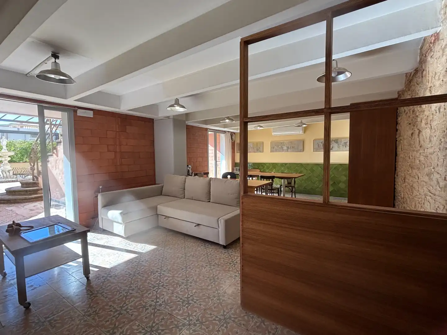 Wohnzimmer von Erdgeschoss zum Verkauf in Terrassa mit Klimaanlage, Heizung und Privatgarten