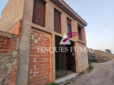 Casa amb balcó en venda a Carrer Raval