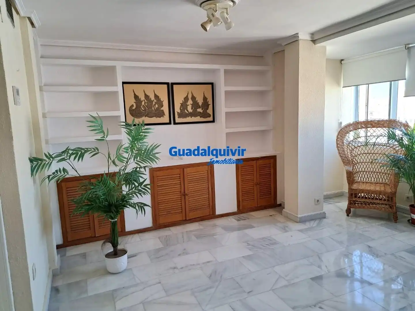 Living room of Flat for rent in Sevilla  with Air Conditioner, Furnished and Community pool