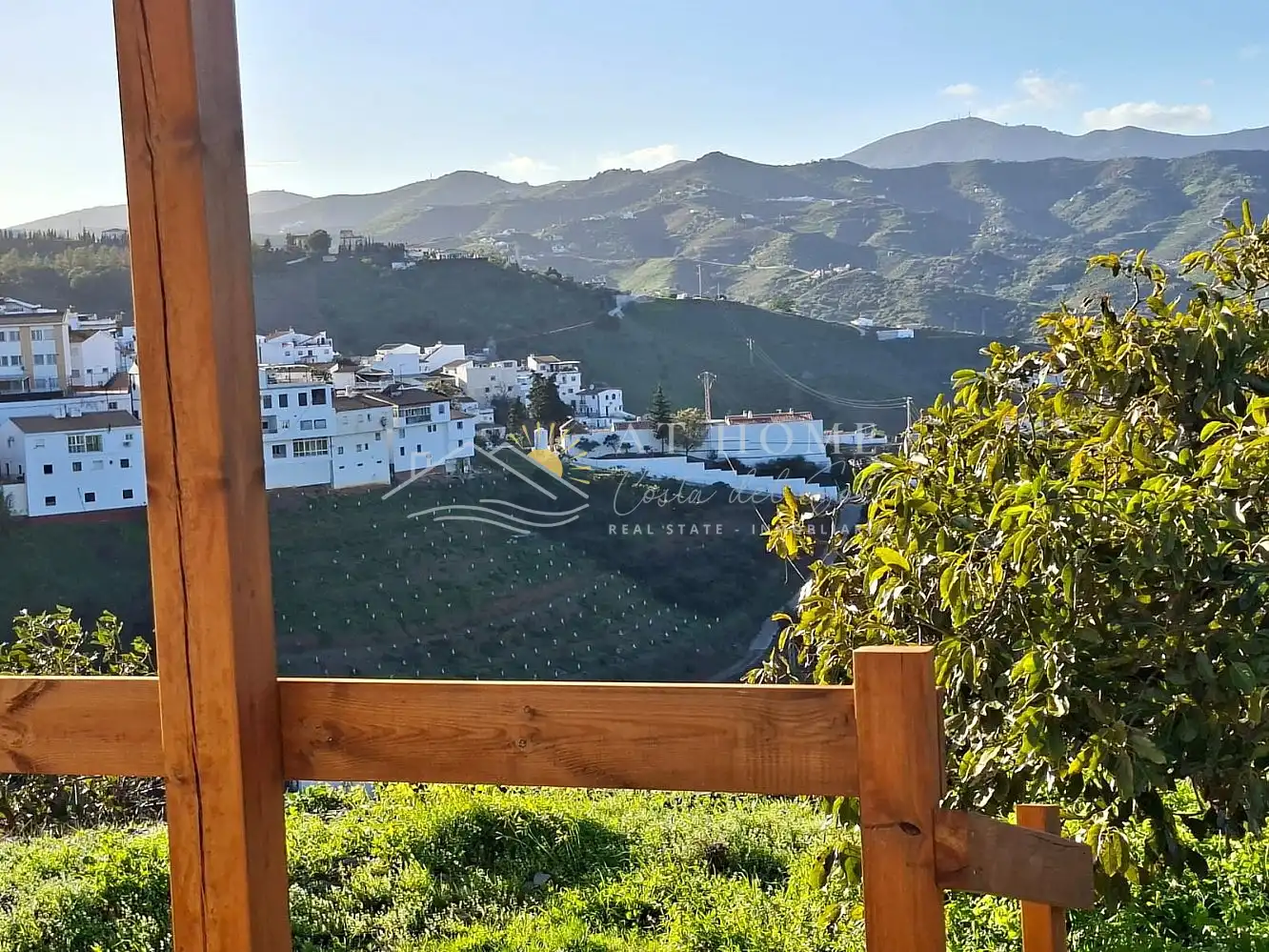 Vista exterior de Casa o chalet en venta en Iznate con Terraza y Horno