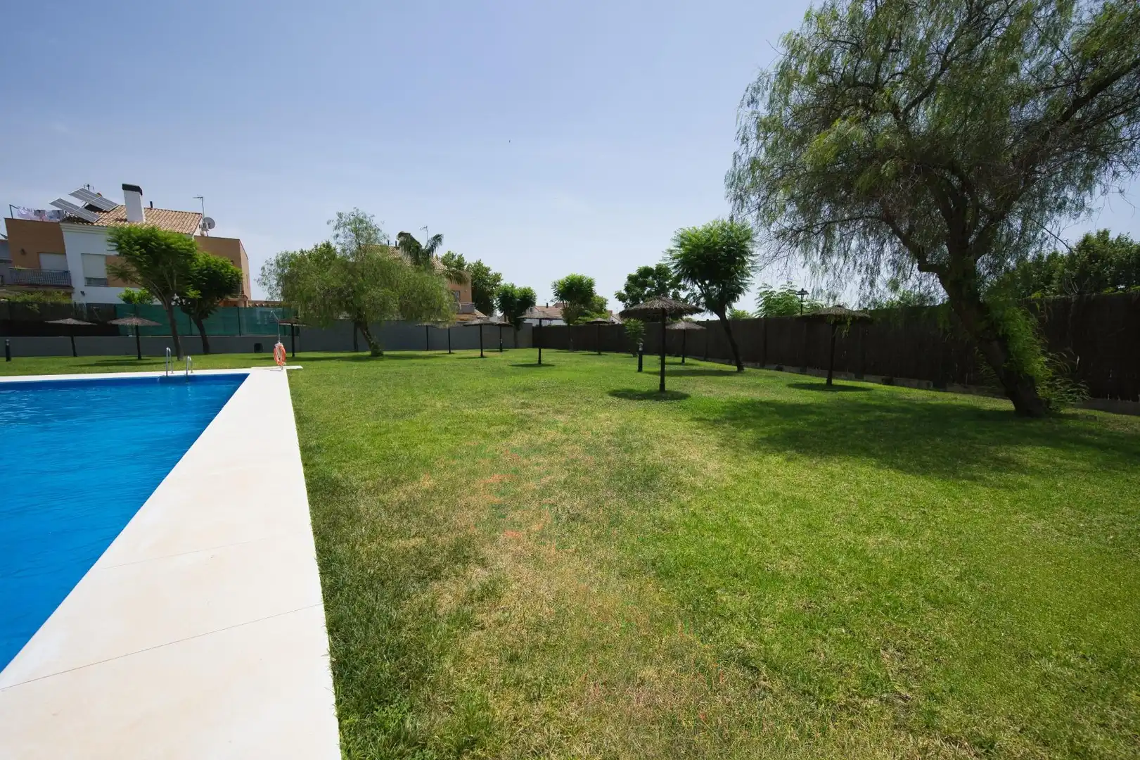 Garden of Detached homes for sale in Espartinas  with Air Conditioner, Heating and Private garden