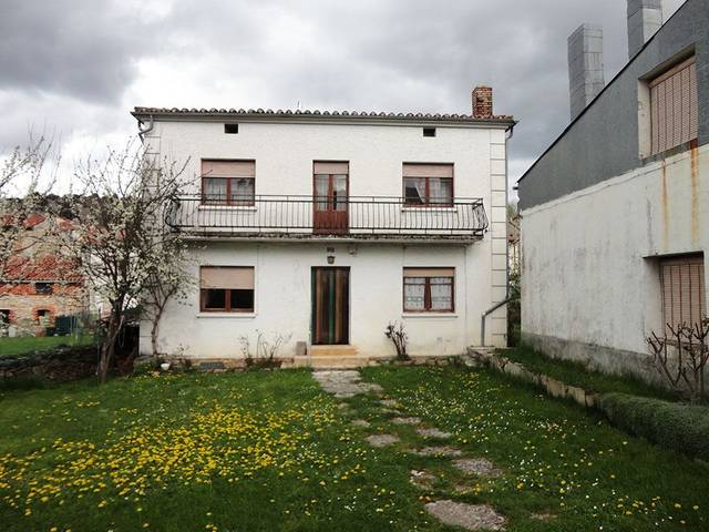 Casa-chalet en Venta en Plaza, 32 en Espejón