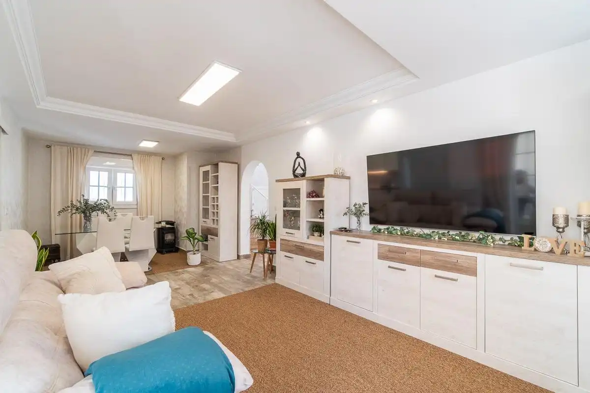 Sala de estar de Apartamento en venta en San Miguel de Salinas con Calefacción