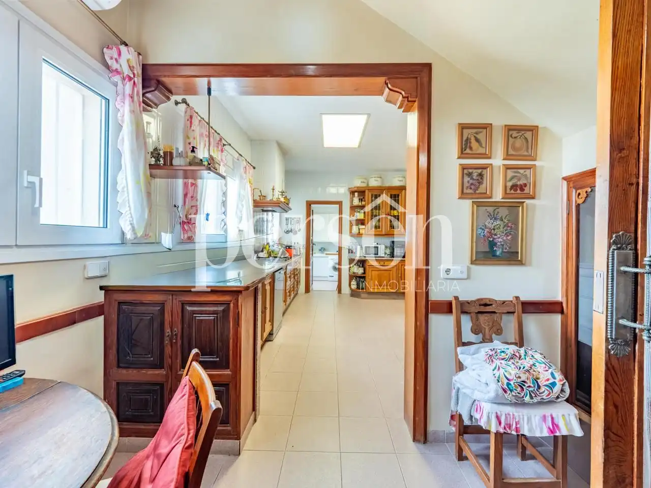 Cuina de Casa o xalet en venda en Castellón de la Plana / Castelló de la Plana amb Aire condicionat, Calefacció i Jardí privat