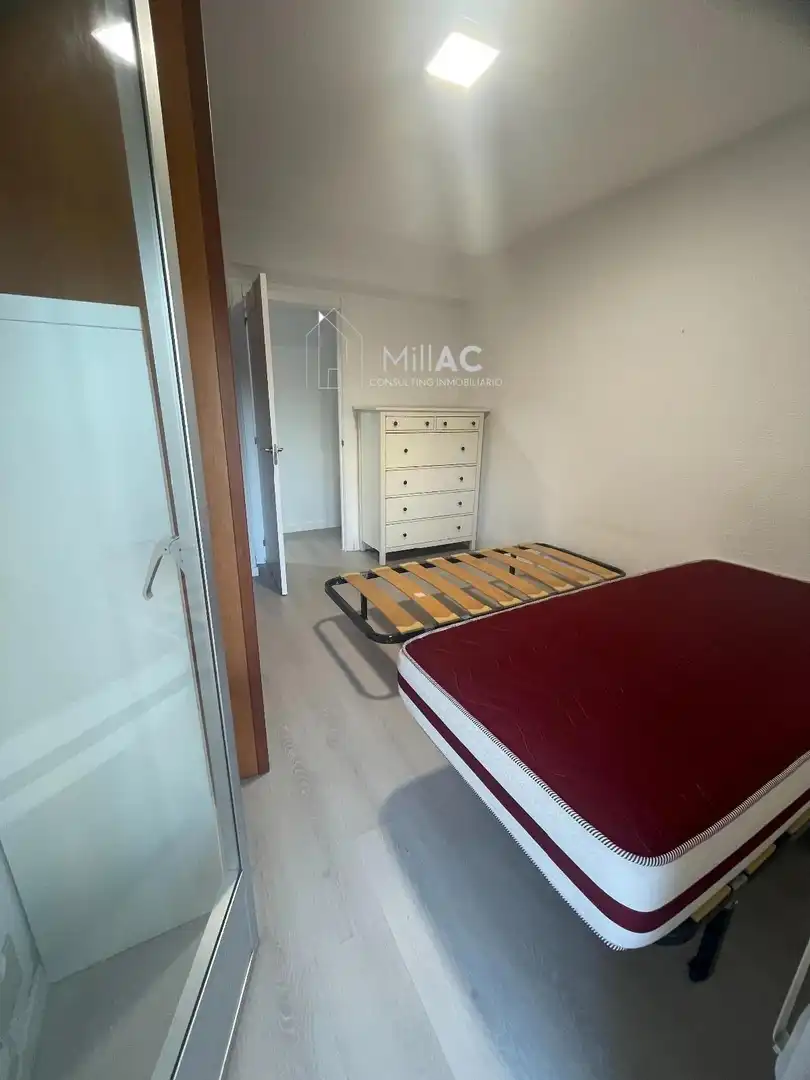 Habitación de Piso de alquiler en Madrid con Terraza y Amueblado