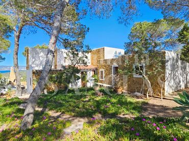 Casa amb piscina en venda a Cala Vedella-Cala Tarida