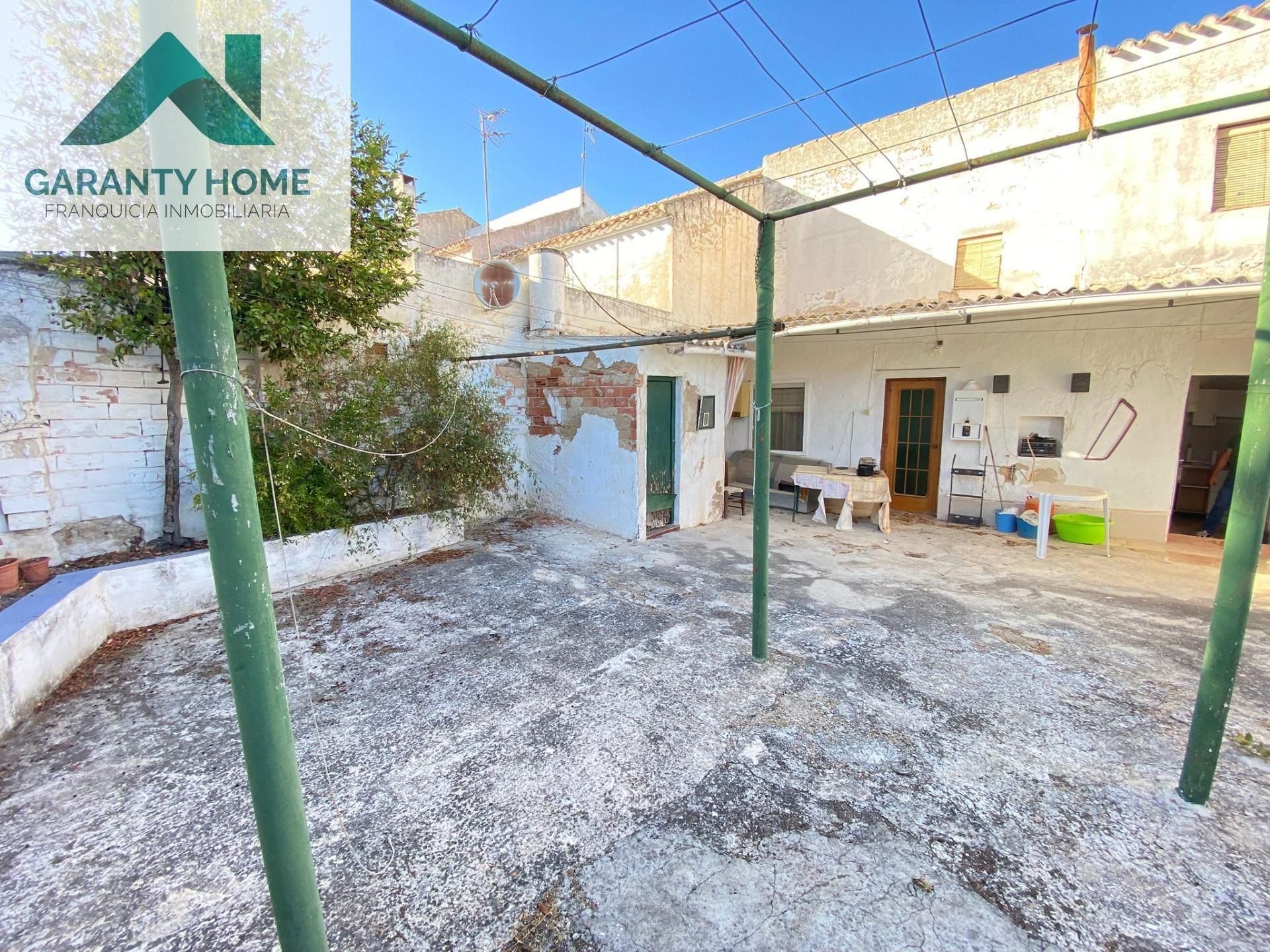Exterior view of House or chalet for sale in Martos  with Private garden and Storage room