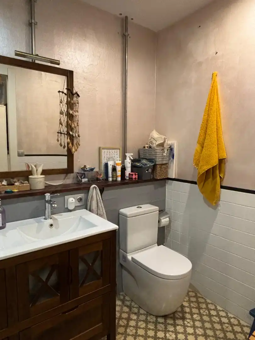 Baño de Piso en venta en Badalona con Calefacción y Balcón