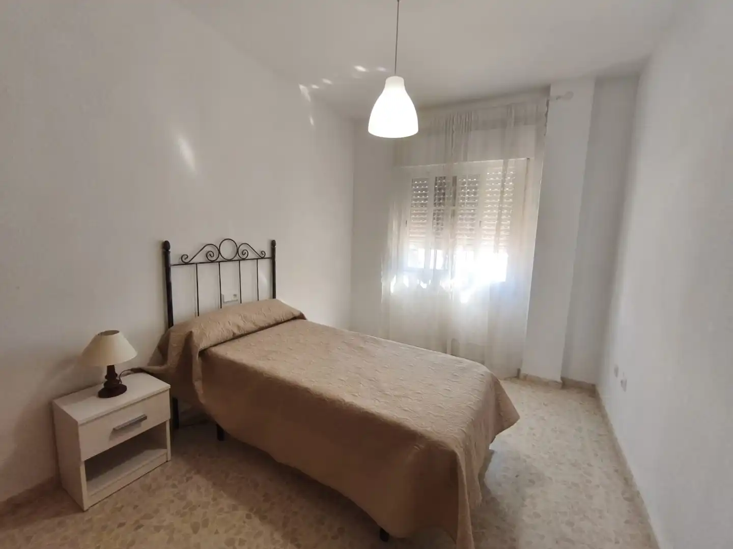 Habitación de Piso de alquiler en Cártama con Terraza, Trastero y Amueblado