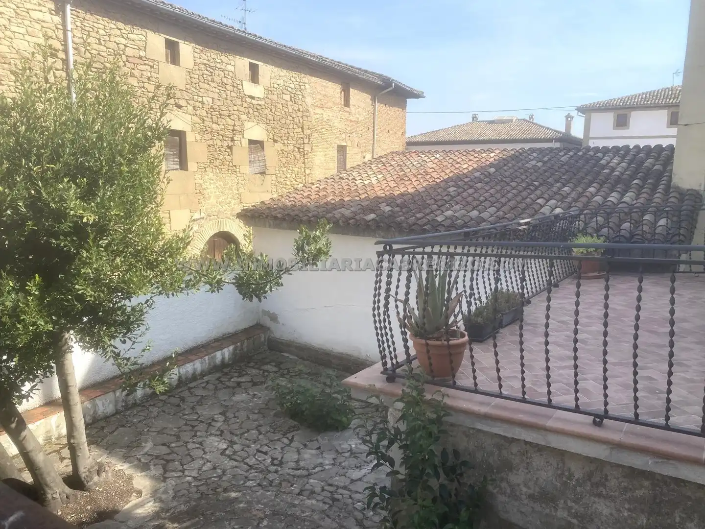 Terrassa de Casa adosada en venda en Obanos amb Calefacció, Parquet i Terrassa