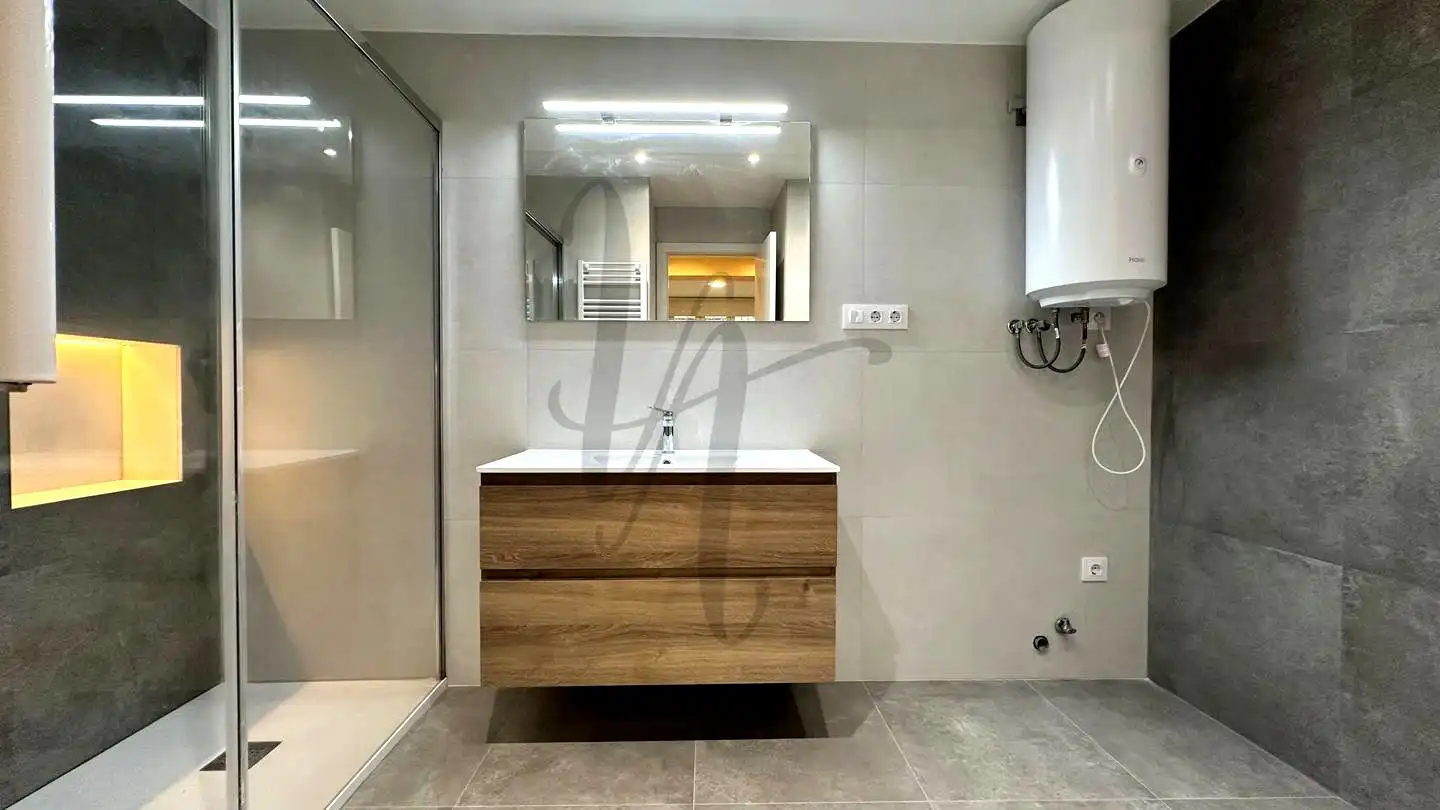Badezimmer von Wohnung zum Verkauf in Alcobendas mit Heizung