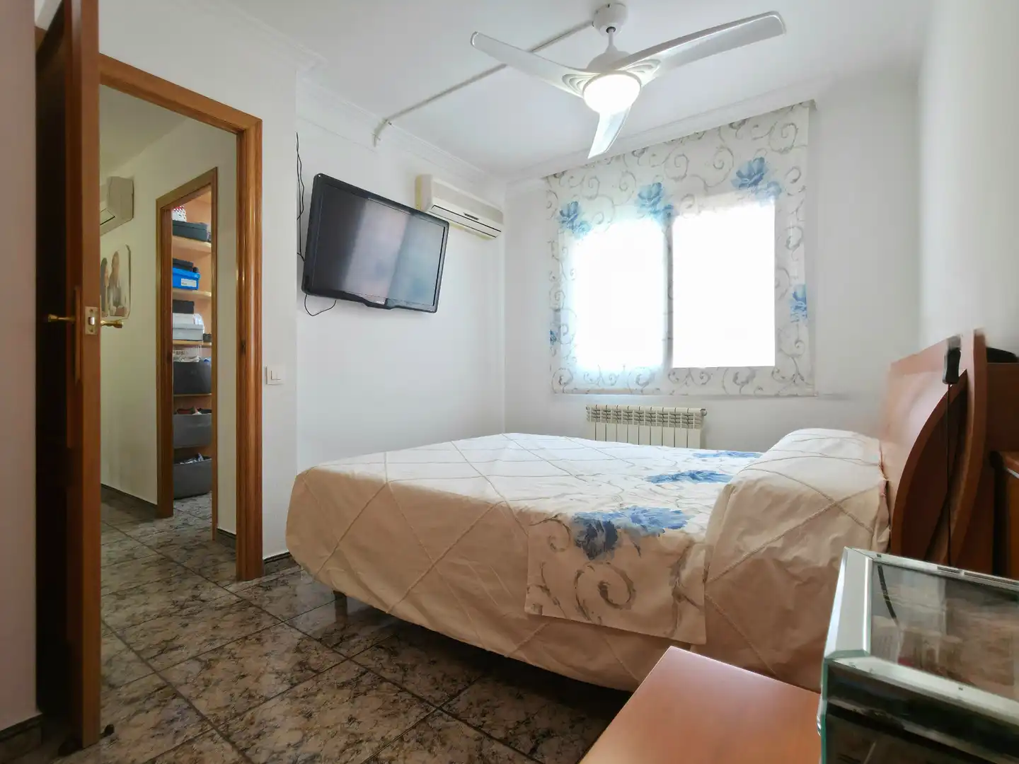 Habitación de Casa o chalet en venta en Sant Vicenç Dels Horts con Aire acondicionado, Calefacción y Jardín privado