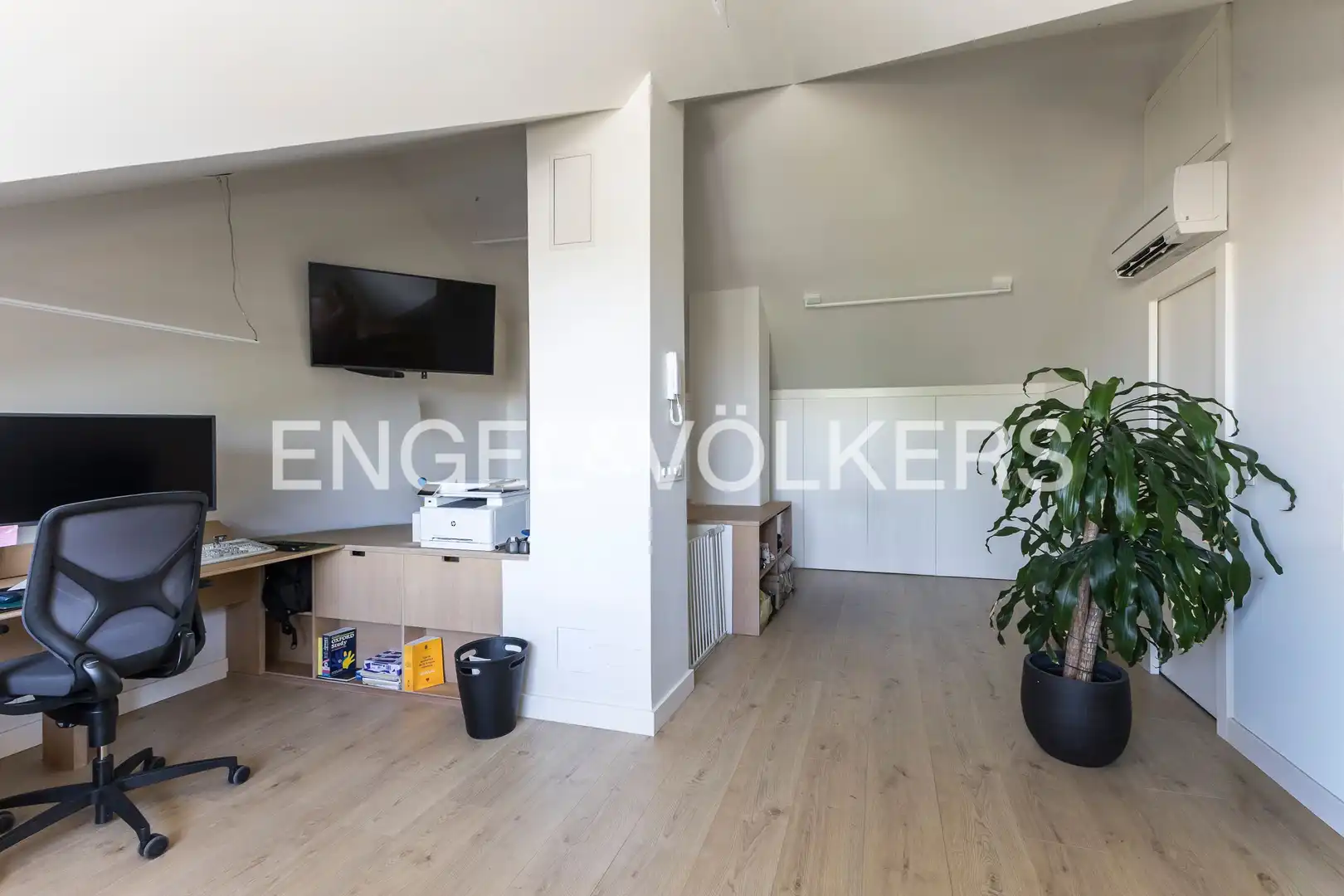 Sala de estar de Casa o chalet en venta en San Agustín del Guadalix con Aire acondicionado, Calefacción y Jardín privado