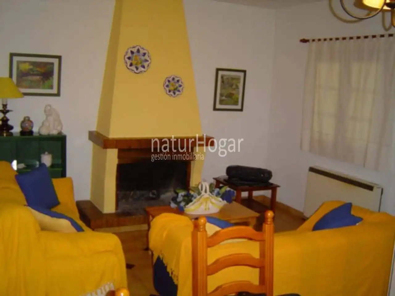 Sala de estar de Casa adosada en venta en Paterna con Terraza y Piscina comunitaria