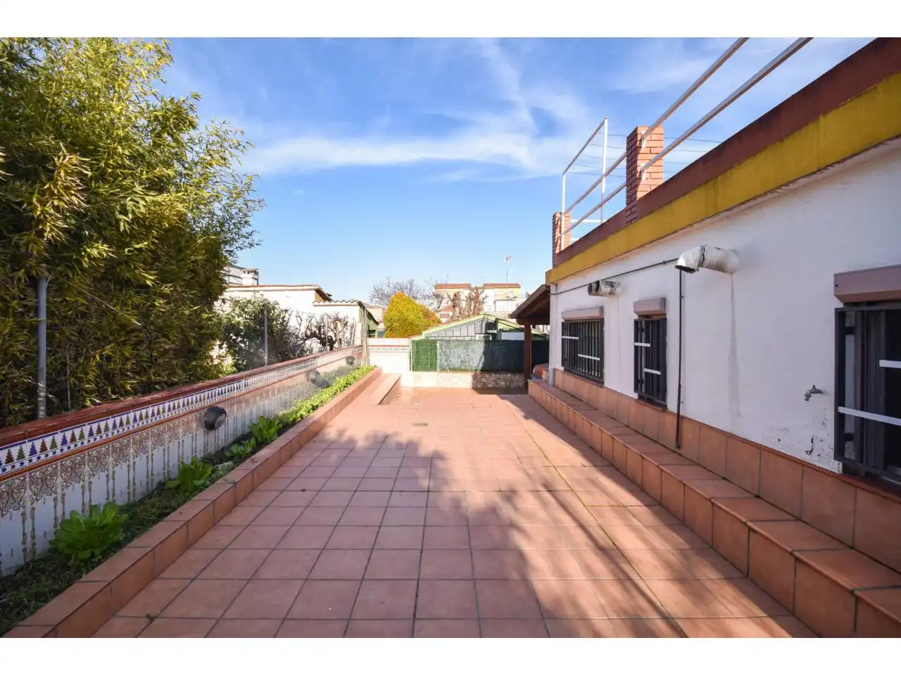 Terraza de Casa o chalet en venta en Santa Perpètua de Mogoda con Aire acondicionado, Calefacción y Jardín privado